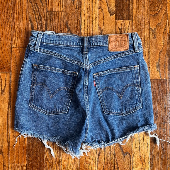 Jean Shorts - Levi’s - Picture 3 of 3